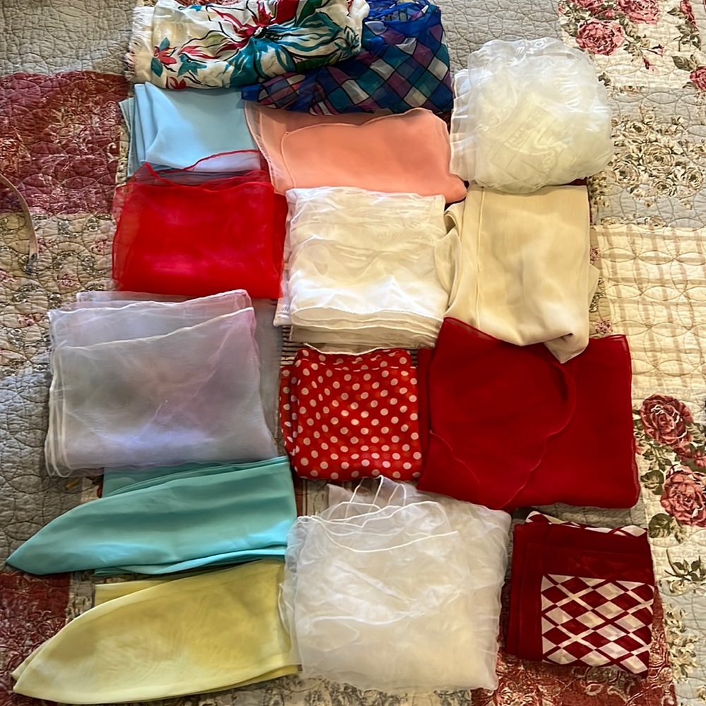 15 vintage sheer nylon & rayon ladies scarves Las Vegas Hawaii floral